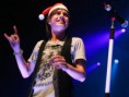 /album/momentos-restart/pedro-lanza-faz-show-com-gorro-de-papai-noel-jpg/
